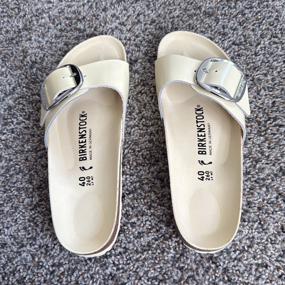 NWB Birkenstock Madrid Big Buckle Sandal High Shine Butter Yellow/Silver EU 40 - Picture 5 of 7